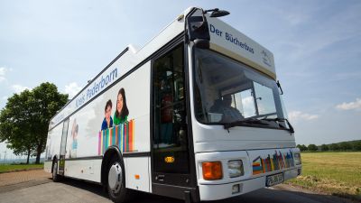 Bücherbus bleibt in der Garage